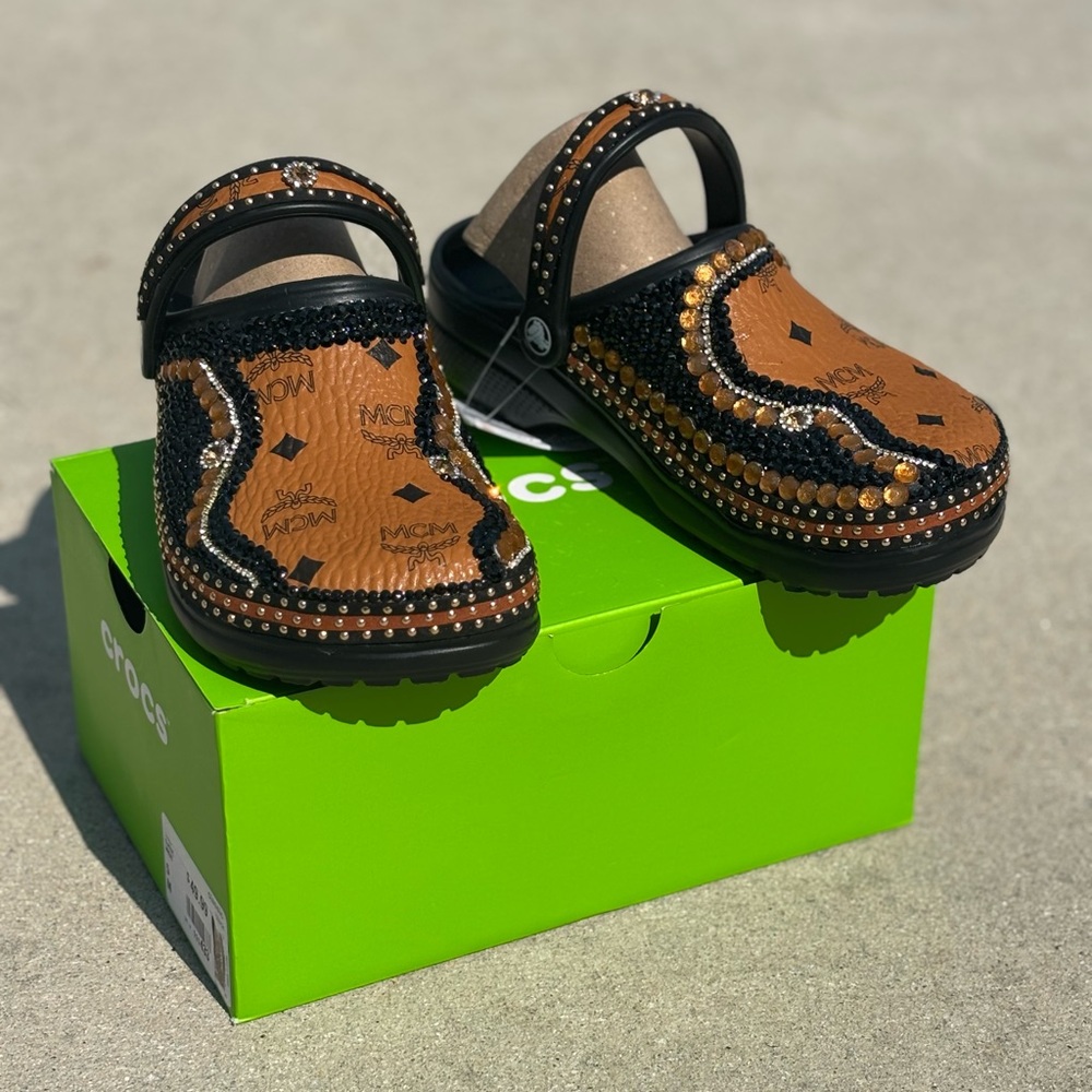 Crocs Women’s - Carmel and Black